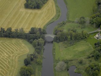 Oblique aerial view centred on the bridge, taken from the NE.