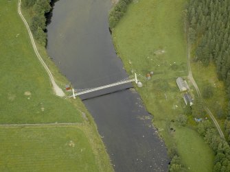 Oblique aerial view centred on the suspension bridge, taken from the SW.