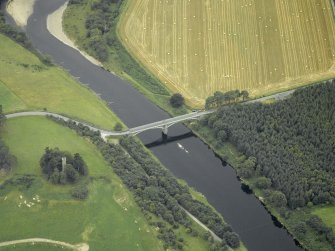 Oblique aerial view centred on the bridge, taken from the NE.