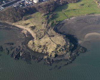 Oblique aerial view centred on the gun battery, taken from the SE.