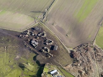 Oblique aerial view centred on the remains of the Liberton anti-aircraft battery, Edinburgh, taken from the NW.