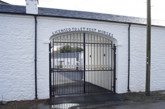 Stable court. Entrance range. Entrance pend.