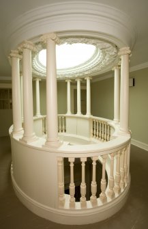 Interior. Detail of S cupola with columned screen at bedroom floor level