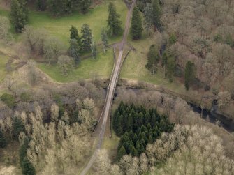 Oblique aerial view centred on the Avenue Bridge adjacent, taken from the NNW.