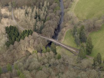 Oblique aerial view centred on the Avenue Bridge adjacent, taken from the NE.