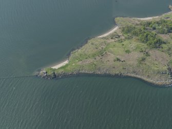 Oblique aerial view centred on the S part of the Island, taken from the E.