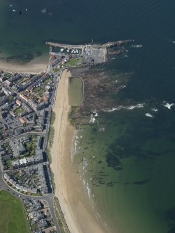 General oblique aerial view centred on the N part of the town, taken from the SE.