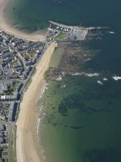 General oblique aerial view centred on the N part of the town, taken from the SE.