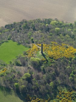 Oblique aerial view centred on the monument, taken from the NW.