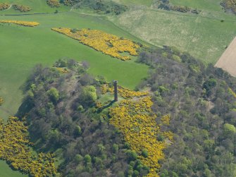 Oblique aerial view centred on the monument, taken from the NW.