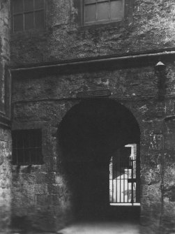 View of inner part of close, Riddle's Close, Edinburgh.
Titled "Inner part of Riddells' Close, High Street.  April 1904"
PHOTOGRAPH ALBUM NO 30: OLD EDINBURGH ALBUM