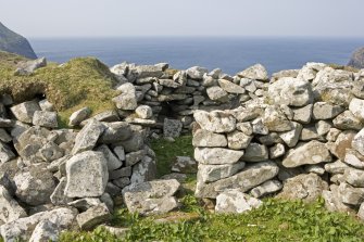 Gleann Mor, Structure K. View of entrance into W fold from S.