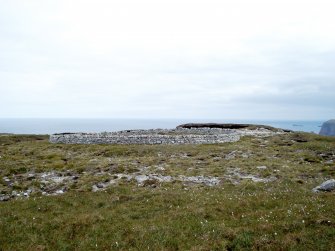 Dùnan Mòr, sheepfold, view from W.