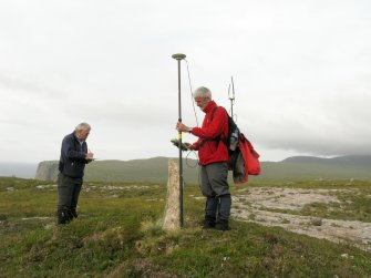 Loch na Seamraig, marker stone, I Parker & A Leith (RCAHMS) surveying.