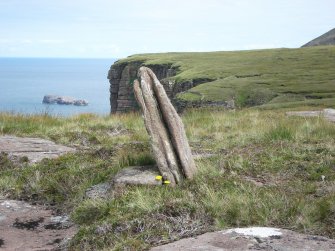 Clò Mòr, marker stone, view from N.