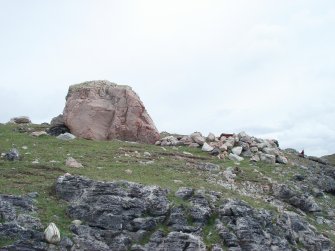 Eilean nan Caorach, hut, view from W.