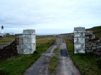 Cape Wrath Lighthouse, wall, view of gateway from SW.