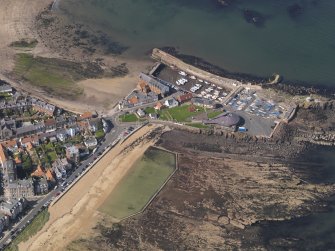 Oblique aerial view centred on North Berwick harbour area, taken from the E.