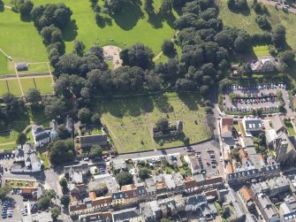 Oblique aerial view centred on the Kirk Ports Old Parish Church, North Berwick, taken from the NNE.