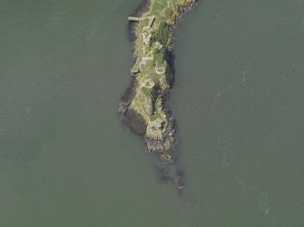Oblique aerial view centred on the E end of  Inchgarvie, taken from the E.