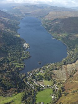 General oblique aerial view of St Fillans and Loch Earn, taken from the ESE.