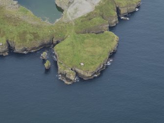 Oblique aerial view centred on the searchlight emplacements, taken from the S.