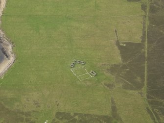 Oblique aerial view centred on the farmstead, taken from the S.