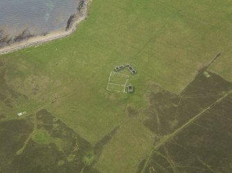 Oblique aerial view centred on the farmstead, taken from the SE.