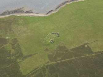 Oblique aerial view centred on the farmstead, taken from the E.