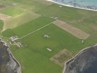 Oblique aerial view centred on the radar station with the farmstead adjacent, taken from the SW.