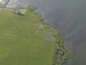 Oblique aerial view centred on the Barnhouse settlement, taken from the SE.