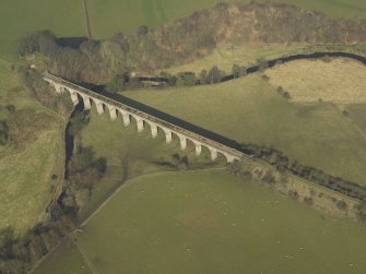 Oblique aerial view centred on the viaduct, taken from the S.