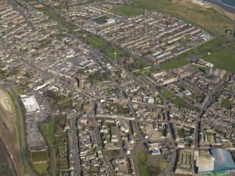 General oblique aerial view centred on the town, taken from the SSW.