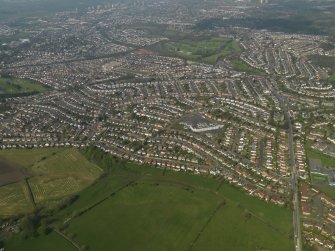 General oblique aerial view centred on the housing estate, taken from the SSE.