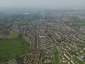 General oblique aerial view centred on the housing estate, taken from the SE.