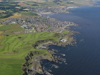 General oblique aerial view centred on Macduff, taken from the E.