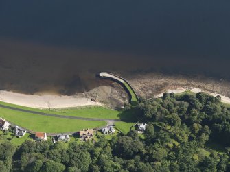 General oblique aerial view centred on the pier, taken from the SW.