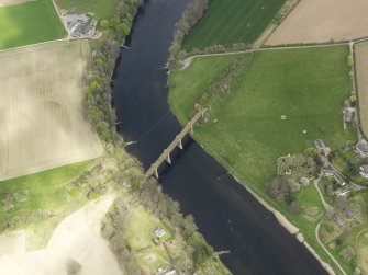 General oblique aerial view centred on the railway viaduct, taken from the SW.