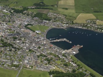 General oblique aerial view centred on the town, taken from the SSE.