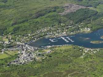 General oblique aerial view centred on the village, taken from the SE.