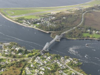 General oblique aerial view centred on the bridge, taken from the SE.