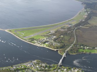 General oblique aerial view centred on the bridge, taken from the SSE.