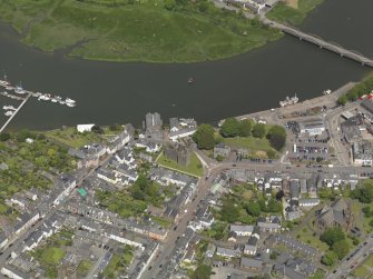 Oblique aerial view of Kirkcudbright centred on MacLellan's Castle, taken from the S.
