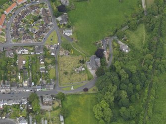 Oblique aerial view centred on Wigtown Parish Church, taken from the SE.