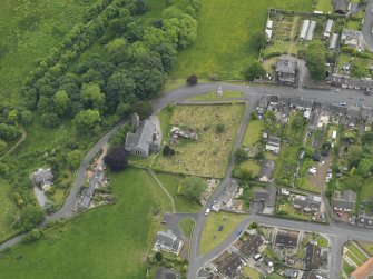 Oblique aerial view centred on Wigtown Parish Church, taken from the NNW.