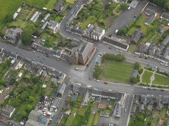 Oblique aerial view centred on Wigtown County Buildings, taken from the NW.