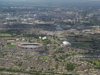 General oblique aerial view centred on Mount Florida area with Hampden park stadium and Glasgow adjacent, taken from the SSE.