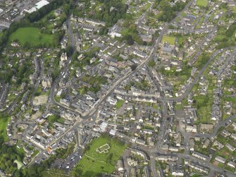 Oblique aerial view centred on the town, taken from the SSW.