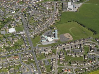 Oblique aerial view centred on Macduff School, taken from the SSW.