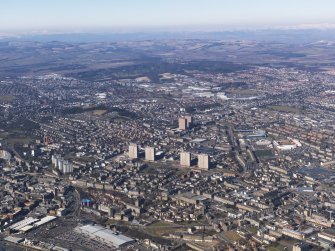 General oblique aerial view centred on the city, taken from the SE.